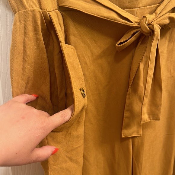 Forever 21 mustard pants - Picture 3 of 5